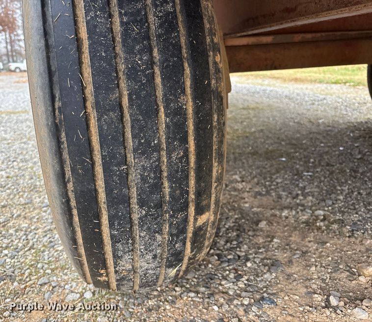 image for item DT4626 Hay bale trailer