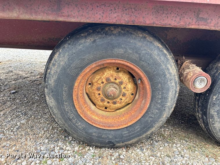 image for item DT4626 Hay bale trailer