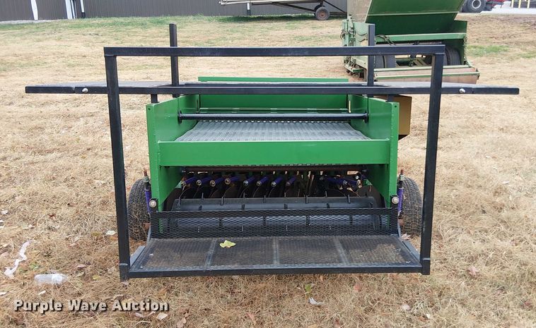 image for item DT4629 2023 Spriggers Choice sod-to-sprigs planter