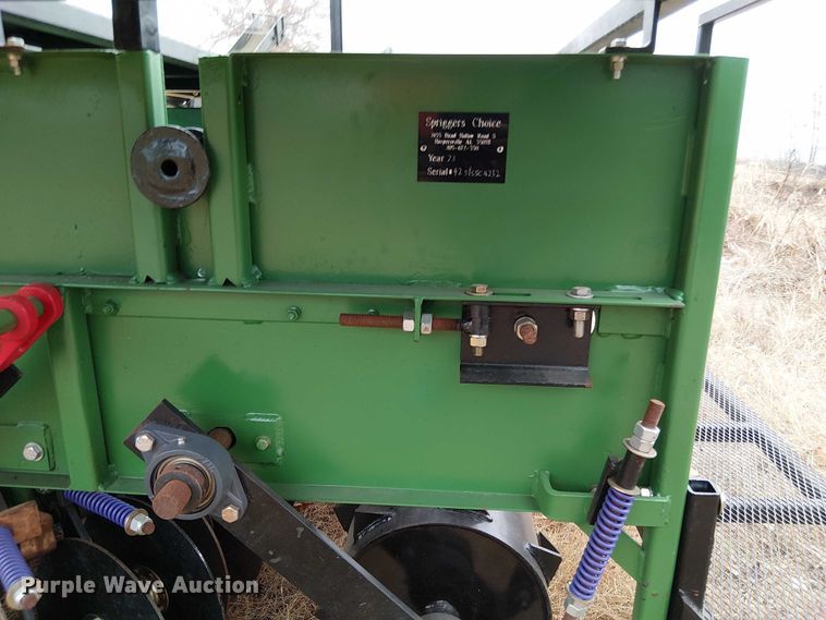 image for item DT4629 2023 Spriggers Choice sod-to-sprigs planter