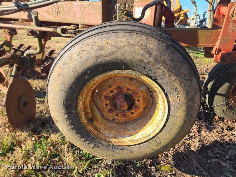 image for item DT4638 Case IH 720 six bottom plow