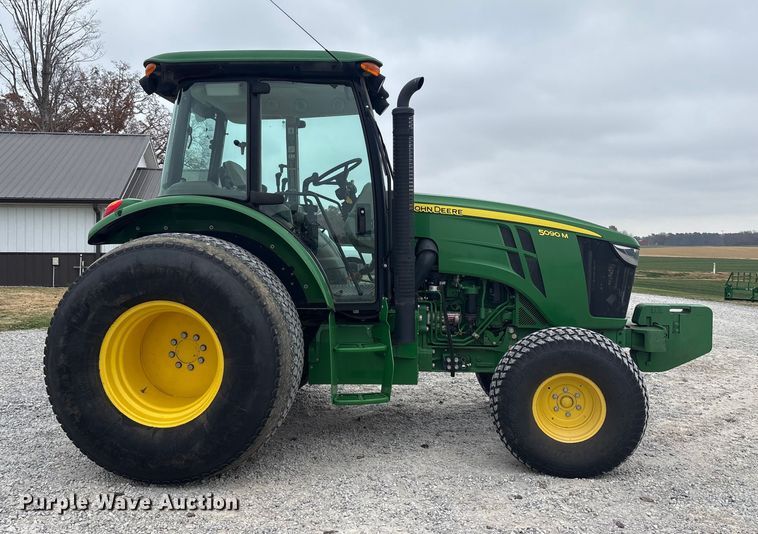 image for item DT4640 2017 John Deere 5090M tractor