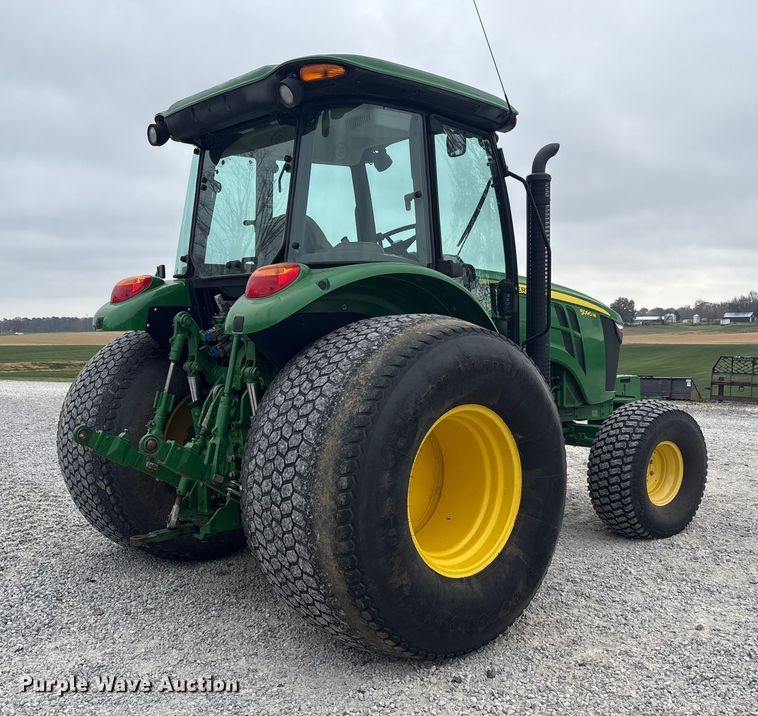image for item DT4640 2017 John Deere 5090M tractor