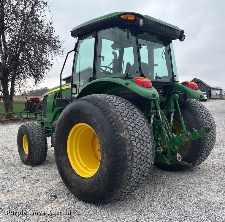 image for item DT4640 2017 John Deere 5090M tractor