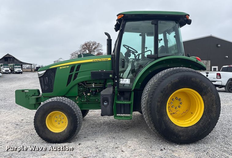 image for item DT4640 2017 John Deere 5090M tractor