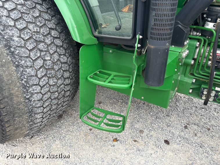 image for item DT4640 2017 John Deere 5090M tractor