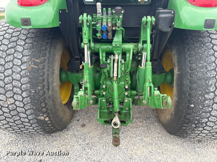 image for item DT4640 2017 John Deere 5090M tractor