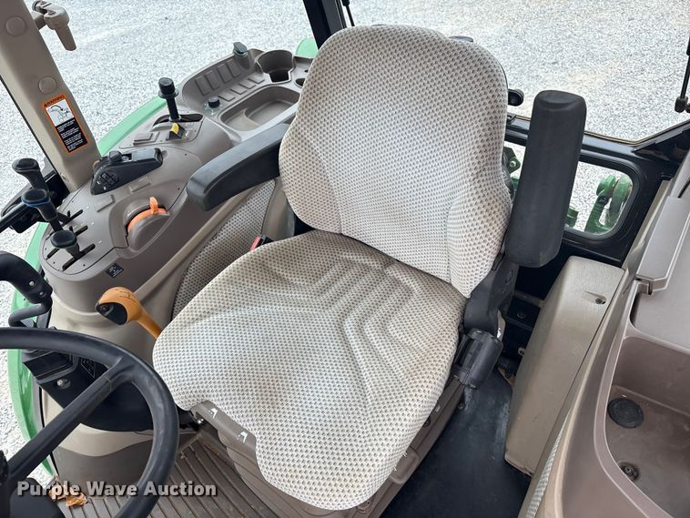 image for item DT4640 2017 John Deere 5090M tractor