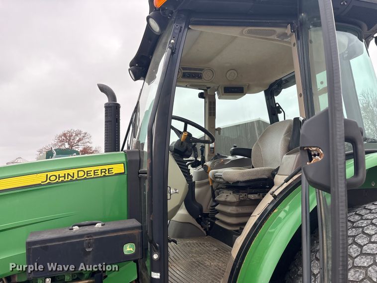 image for item DT4640 2017 John Deere 5090M tractor