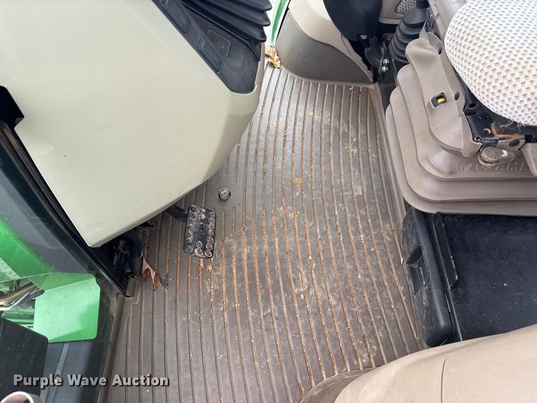 image for item DT4640 2017 John Deere 5090M tractor