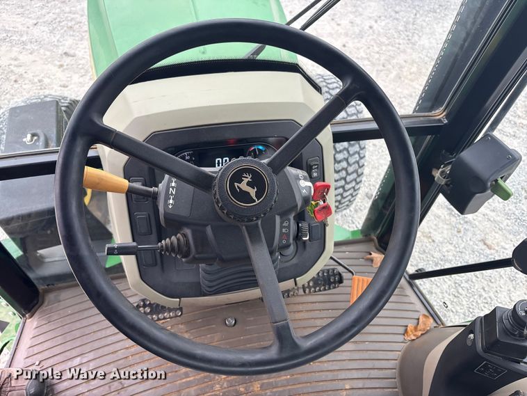 image for item DT4640 2017 John Deere 5090M tractor