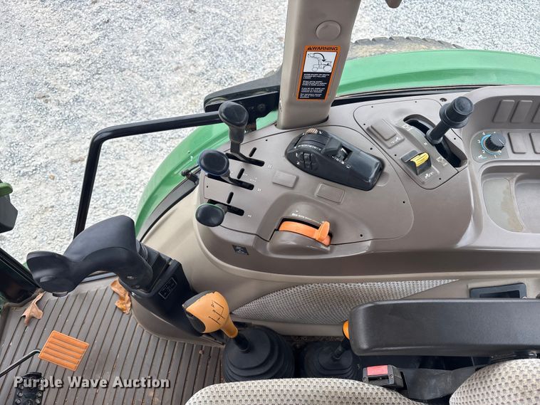 image for item DT4640 2017 John Deere 5090M tractor