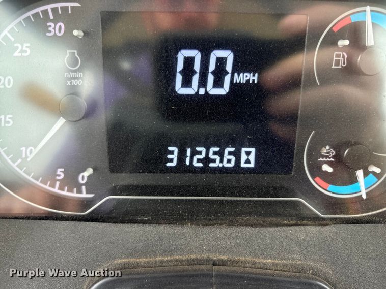 image for item DT4640 2017 John Deere 5090M tractor