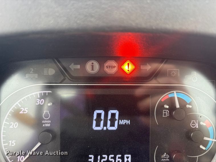 image for item DT4640 2017 John Deere 5090M tractor