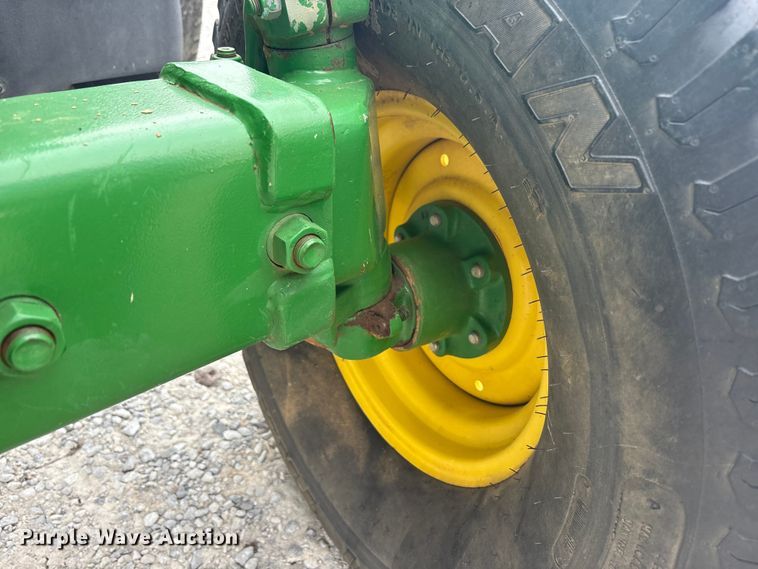 image for item DT4640 2017 John Deere 5090M tractor