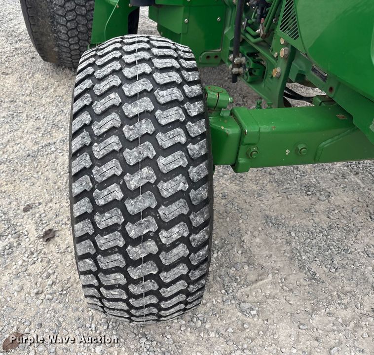 image for item DT4640 2017 John Deere 5090M tractor