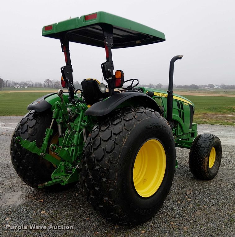 image for item DT4641 2017 John Deere 5090M tractor