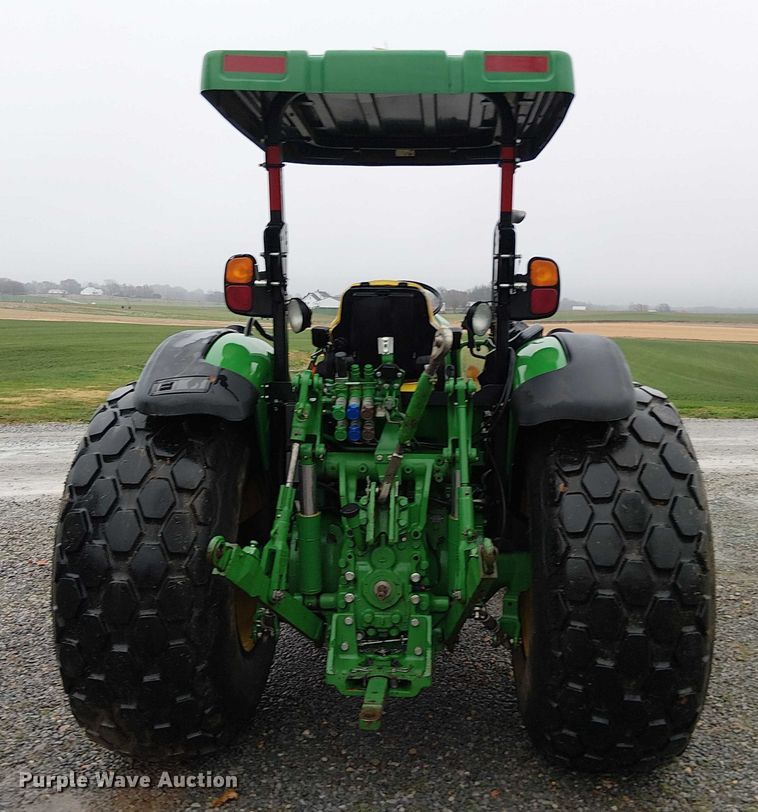 image for item DT4641 2017 John Deere 5090M tractor