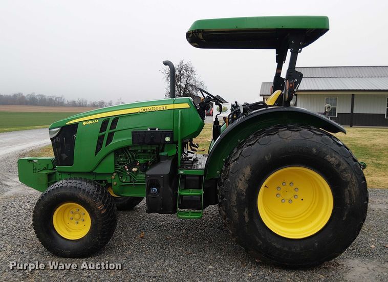 image for item DT4641 2017 John Deere 5090M tractor
