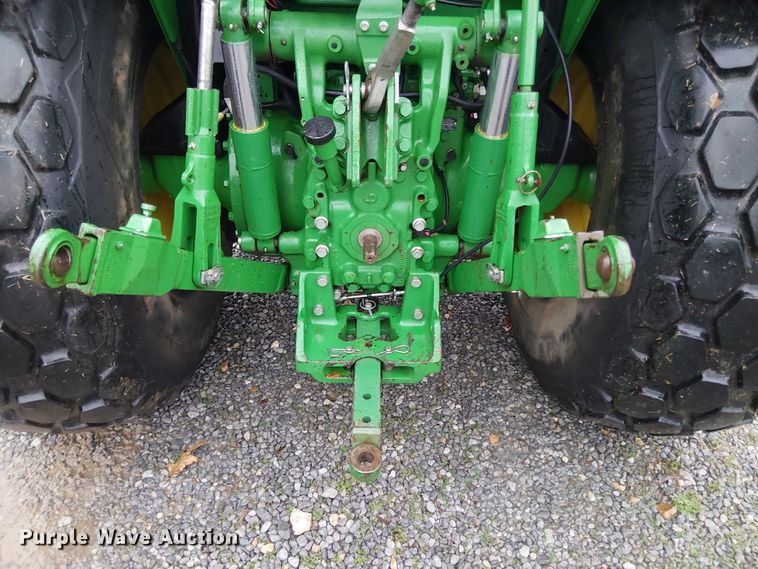 image for item DT4641 2017 John Deere 5090M tractor