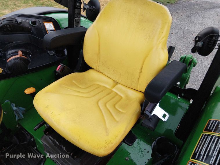 image for item DT4641 2017 John Deere 5090M tractor