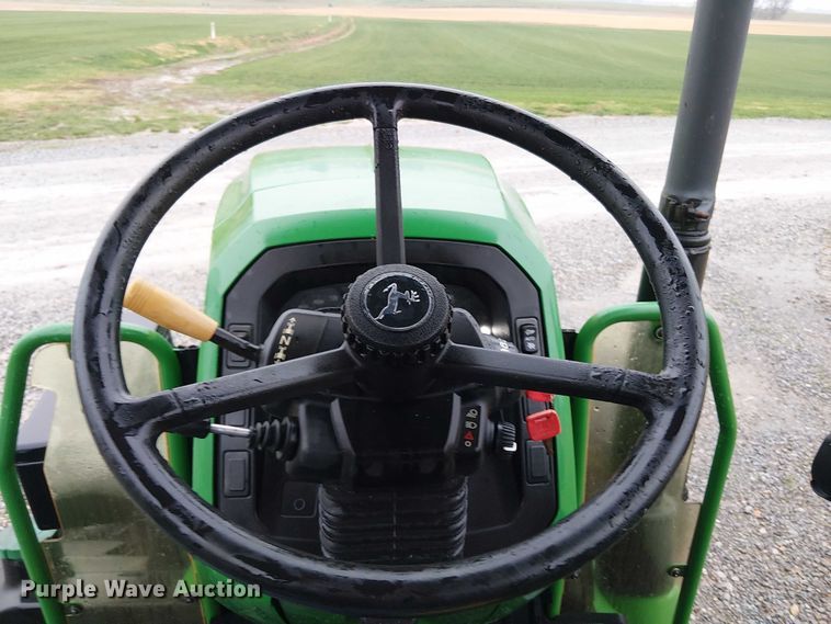 image for item DT4641 2017 John Deere 5090M tractor