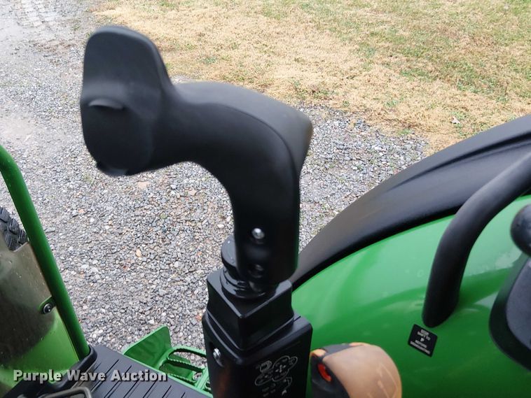 image for item DT4641 2017 John Deere 5090M tractor