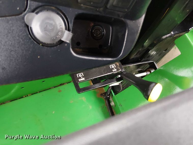 image for item DT4641 2017 John Deere 5090M tractor