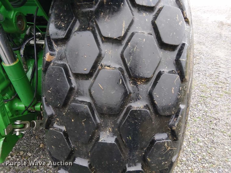 image for item DT4641 2017 John Deere 5090M tractor