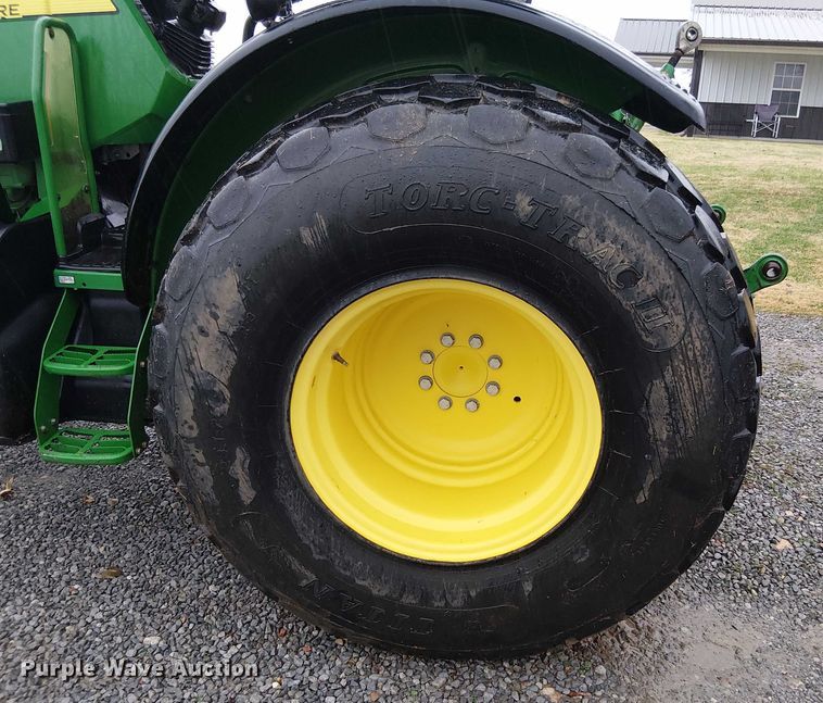 image for item DT4641 2017 John Deere 5090M tractor