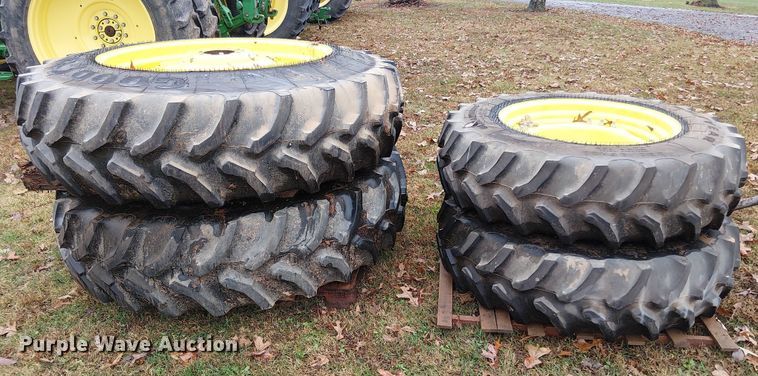 image for item DT4642 2016 John Deere 6145R MFWD tractor