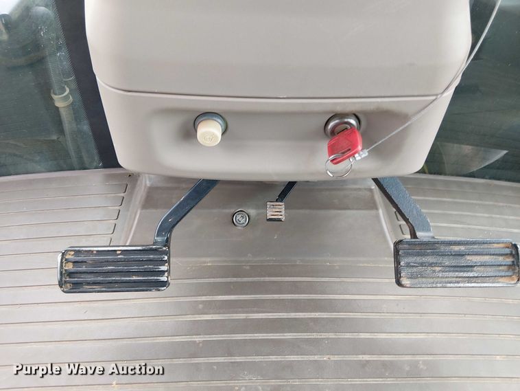 image for item DT4643 2013 John Deere 9460R 4WD tractor