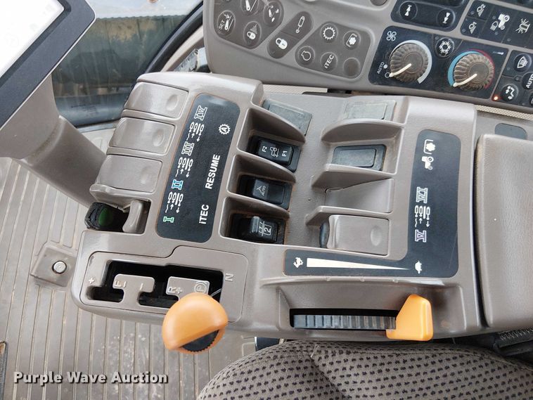 image for item DT4643 2013 John Deere 9460R 4WD tractor