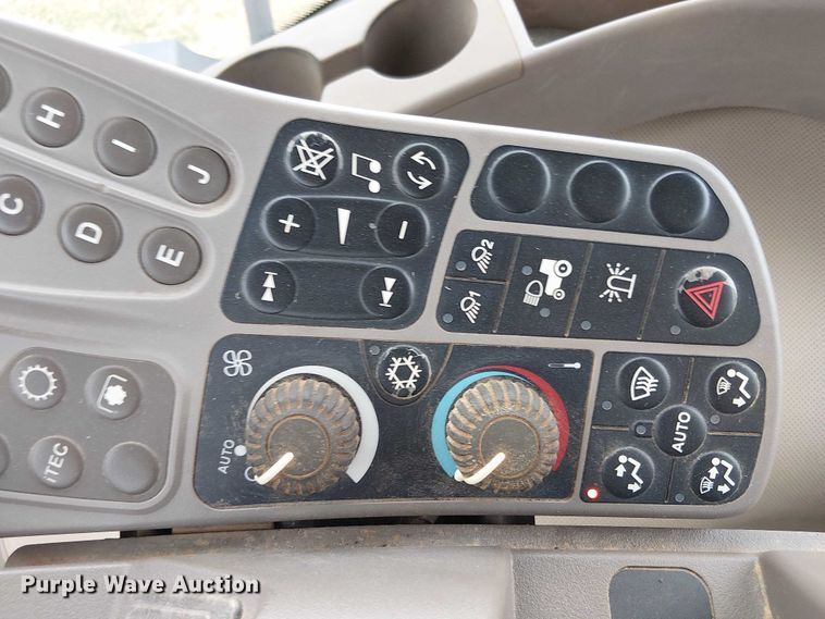 image for item DT4643 2013 John Deere 9460R 4WD tractor