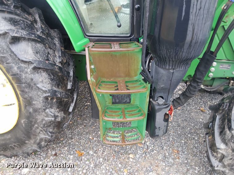 image for item DT4644 2017 John Deere 6130M MFWD tractor