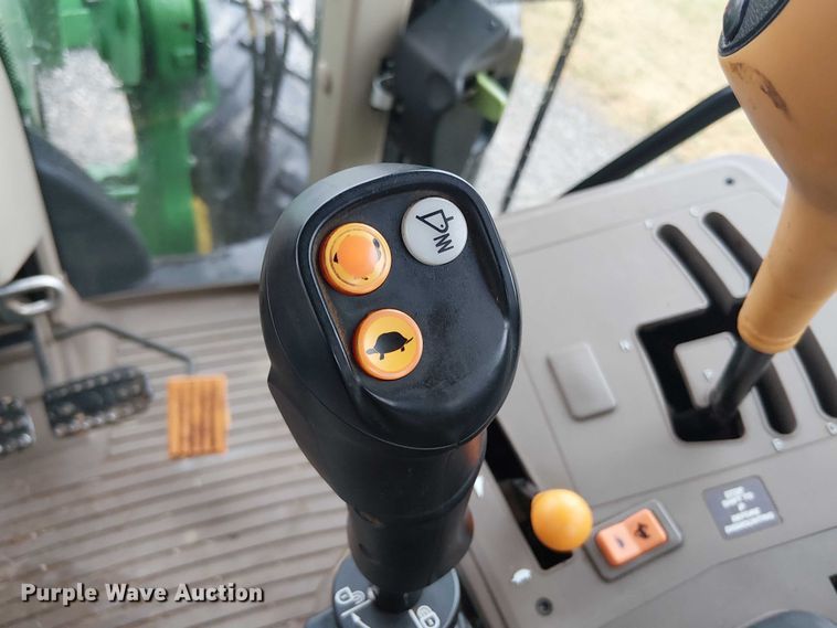 image for item DT4644 2017 John Deere 6130M MFWD tractor