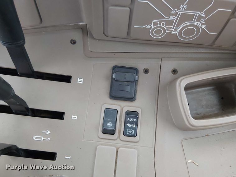 image for item DT4644 2017 John Deere 6130M MFWD tractor