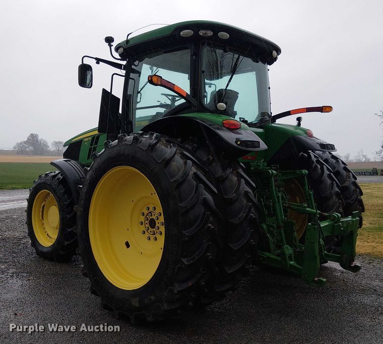image for item DT4645 2016 John Deere 7210R MFWD tractor