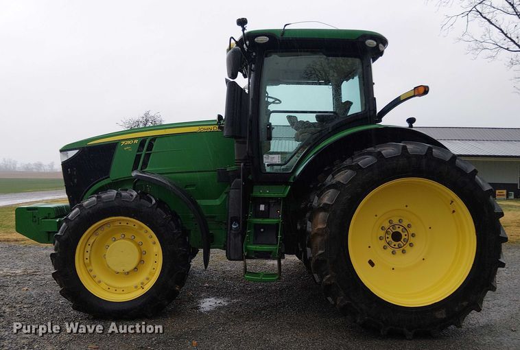 image for item DT4645 2016 John Deere 7210R MFWD tractor