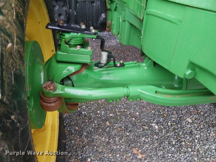 image for item DT4645 2016 John Deere 7210R MFWD tractor