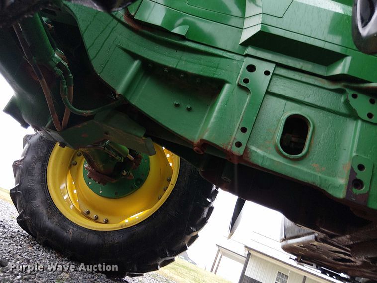 image for item DT4645 2016 John Deere 7210R MFWD tractor