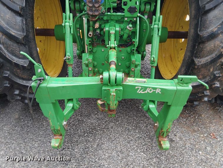 image for item DT4645 2016 John Deere 7210R MFWD tractor