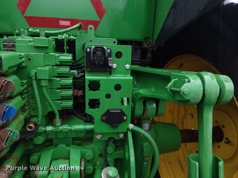 image for item DT4645 2016 John Deere 7210R MFWD tractor