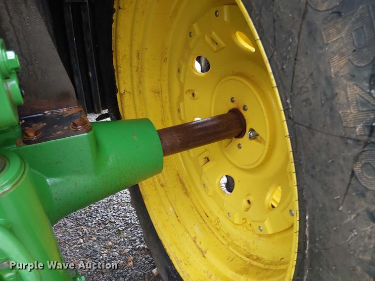 image for item DT4645 2016 John Deere 7210R MFWD tractor