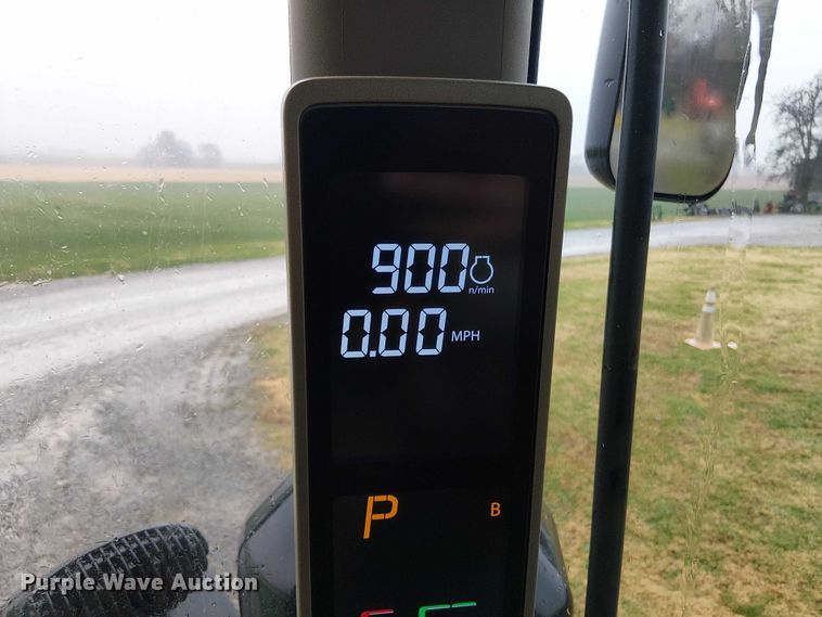 image for item DT4645 2016 John Deere 7210R MFWD tractor