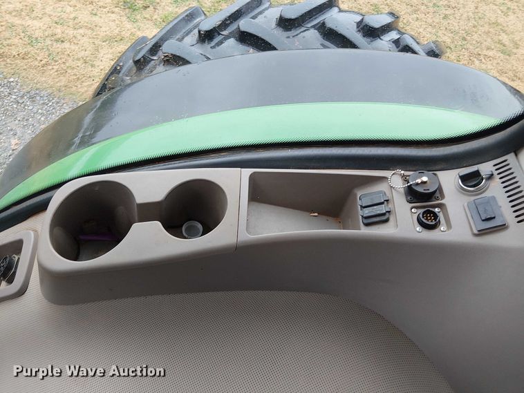 image for item DT4645 2016 John Deere 7210R MFWD tractor