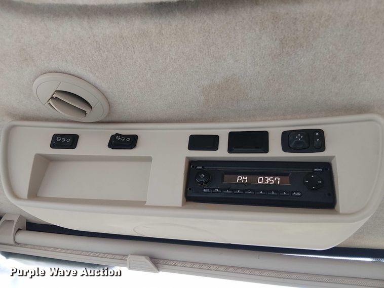 image for item DT4645 2016 John Deere 7210R MFWD tractor