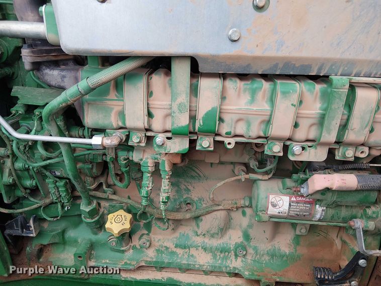 image for item DT4645 2016 John Deere 7210R MFWD tractor