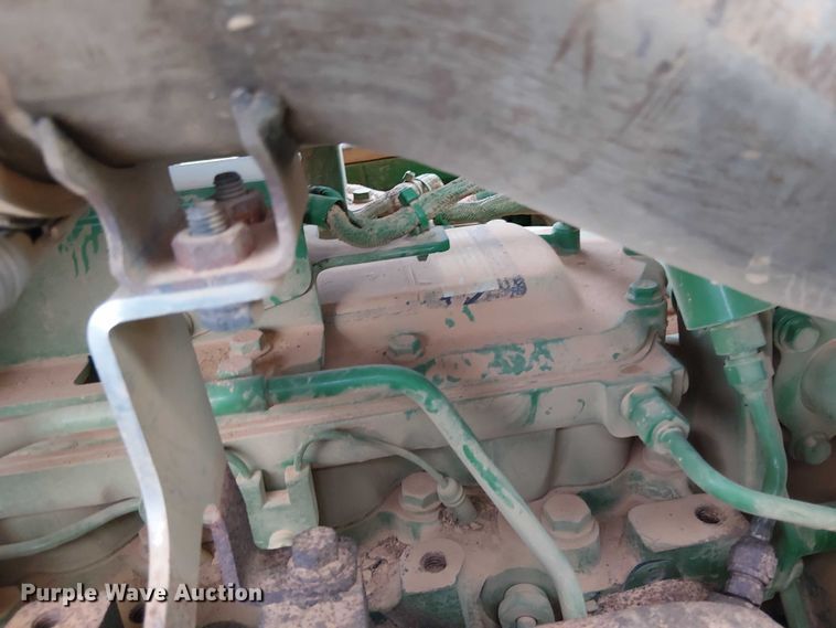 image for item DT4645 2016 John Deere 7210R MFWD tractor