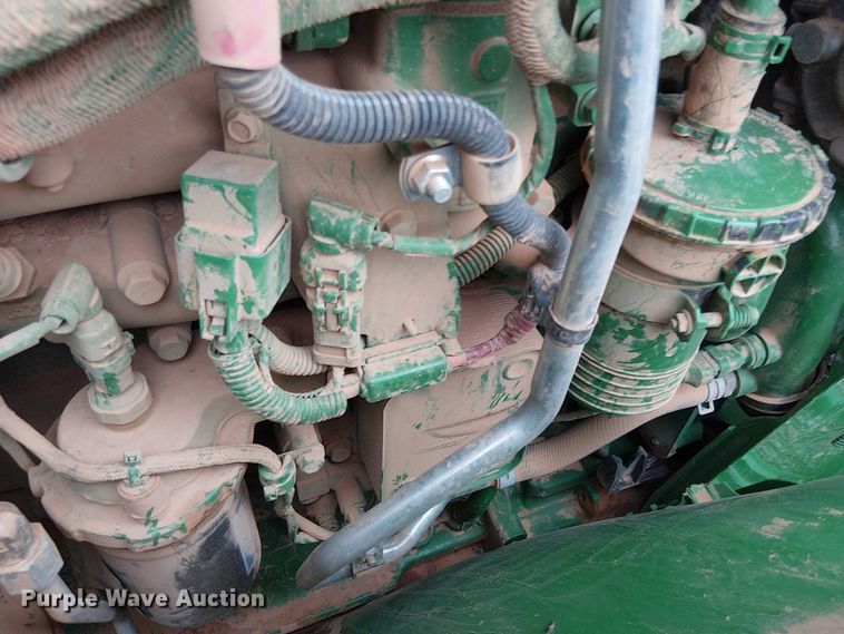 image for item DT4645 2016 John Deere 7210R MFWD tractor